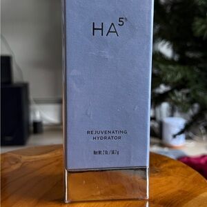 SkinMedica HA5 Rejuvenating Hydrator - Silver and Black